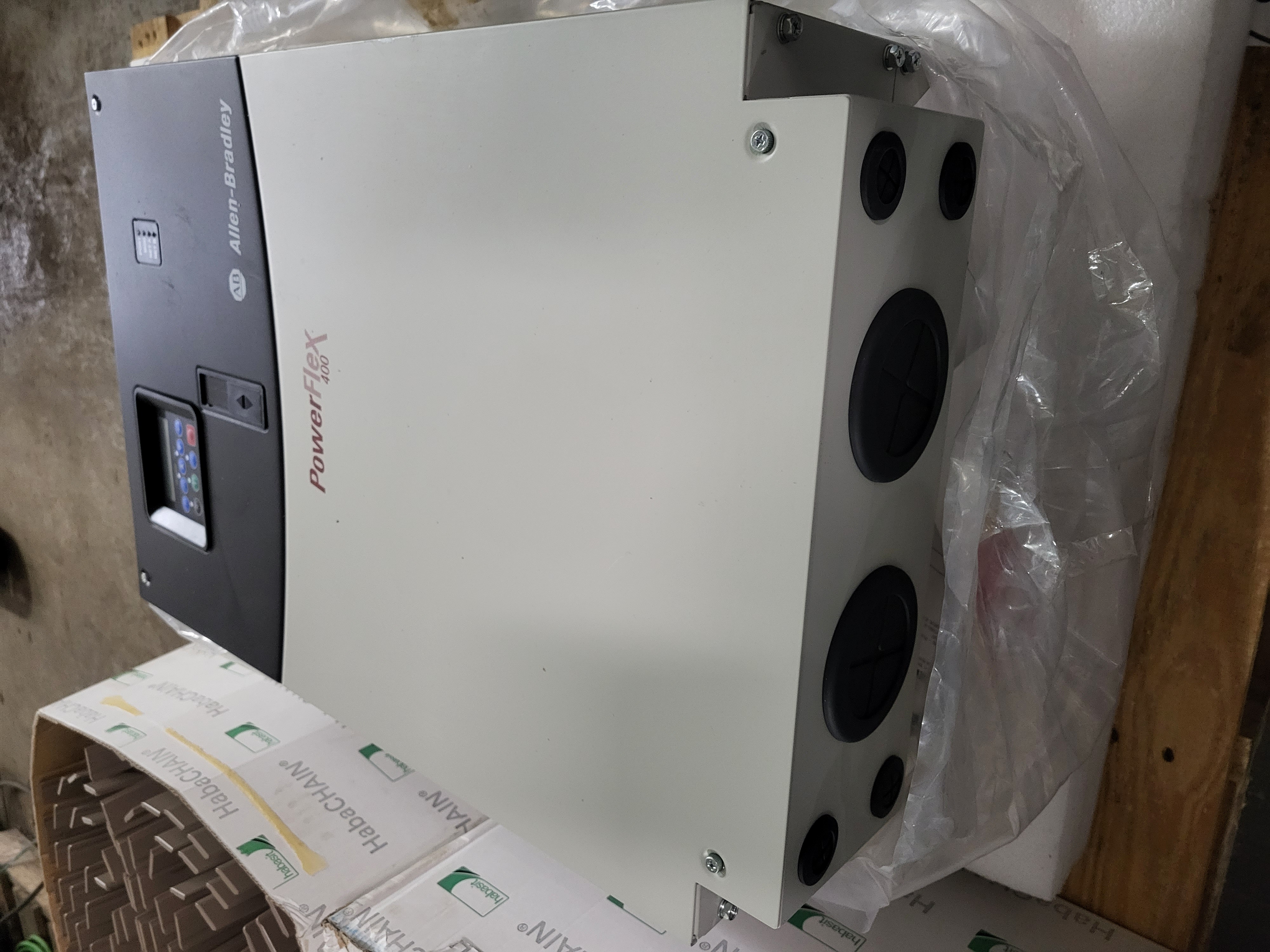 Allen-Bradley Powerflex 400 22C-D142A103 Ser.A NEW! not in box