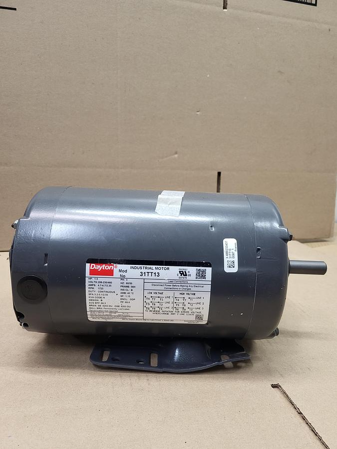 Dayton motor P56AF92A11 / 1.5 HP *NEW IN BOX* Includes: 2 SHEAVES BK85 & ADJ 1VP4058 / QTX1/2 SG BUSHING