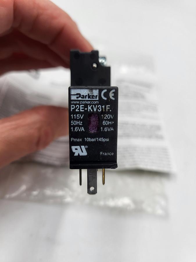 Used Parker B3EVXB553C subbase-mounted 4-way, 2-position pneumatic solenoid valve