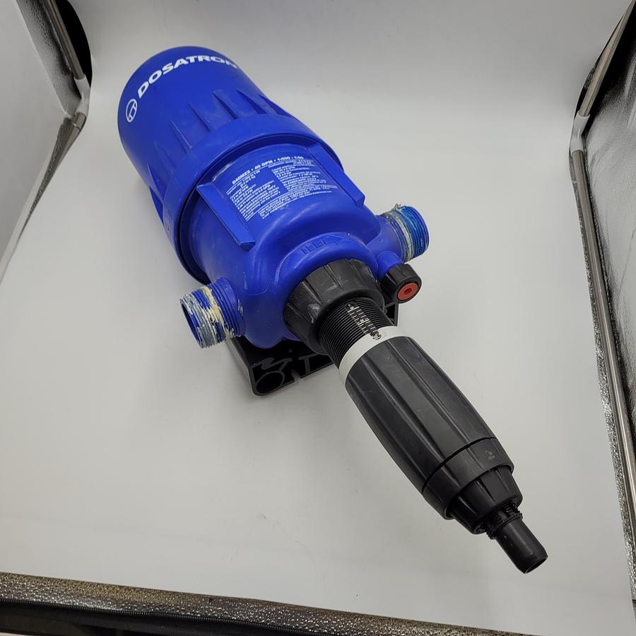 Used DOSATRON D40MZ2 Water-Powered Chemical Injector | 40 GPM