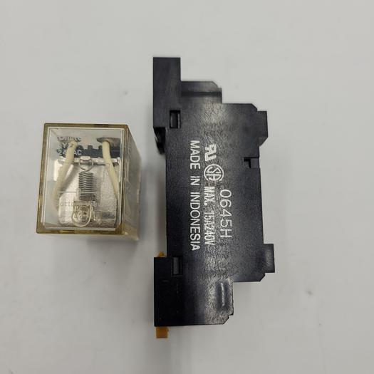 Used OMRON General Purpose Relay: Socket Mounted, 10 A & RELAY BASE PTF0BA-E