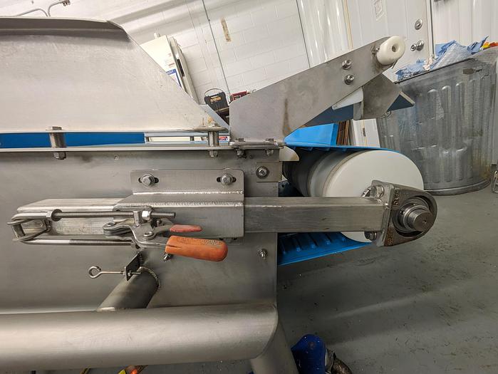 Used safeline metal detector, conveyor, intralox