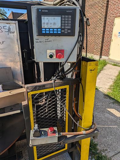 Used Fanuc arc mate 100 system R-J3 robot welding cell, rotary table