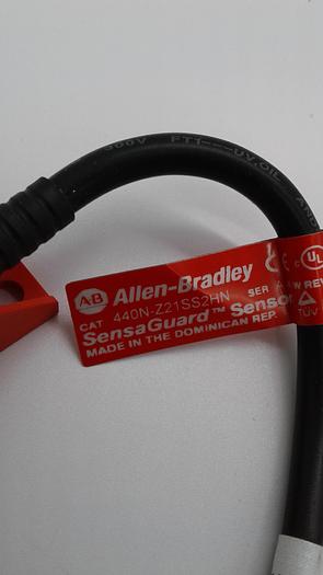 Used Allen-Bradley SensaGuard 440N-ZPRECM Ser A Actuator 440N-Z21SS2HN Sensor