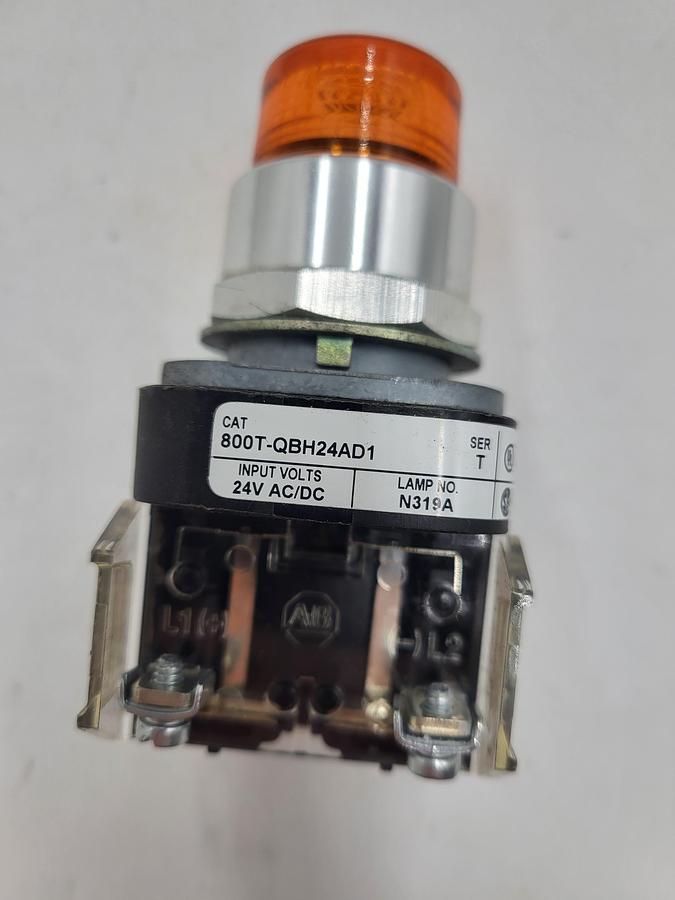 Used Allen Bradley 800T-QBH24AD1 push button switch orange