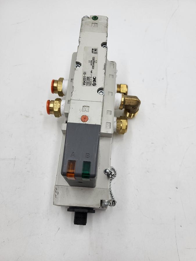 Used SMC Corporation VQ4201-51 Solenoid Valve, 5 Port 2 Pos Dbl, Base Mnt Plug In Rubber, IP65, 24V, VQC Series