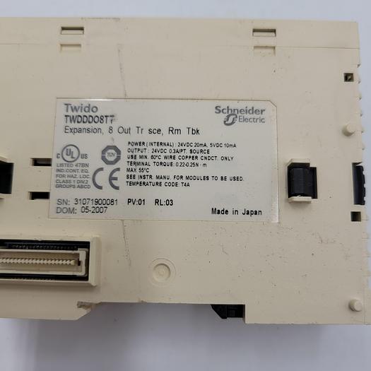 Used Schneider TWDDDO8T7 discrete output module Twido - 8 outputs - solid state