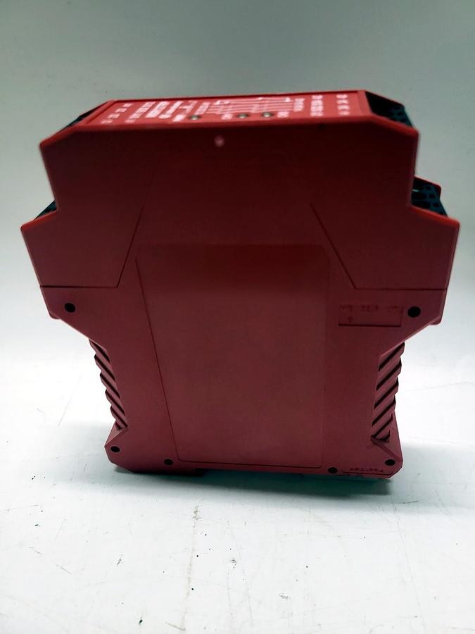 Allen-Bradley 440R-N23135 overall