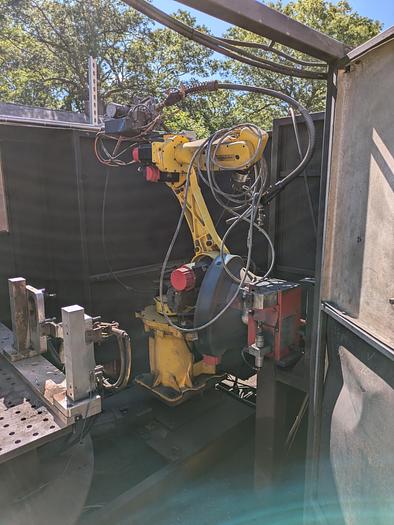 Used Fanuc arc mate 100 system R-J3 robot welding cell, rotary table