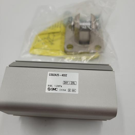 SMC CD02A25-40DZ 2A1-28L & MOUNTING BRACKET CQ-D0252
