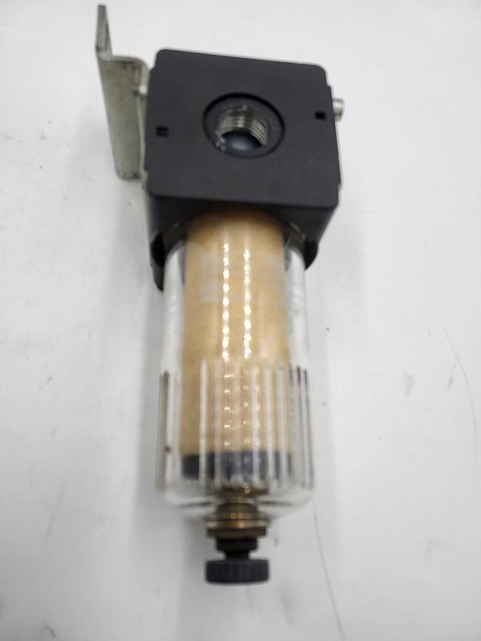 Used 886 PNEUMATIC FILTER 230 PSI / 120 degree Fahrenheit