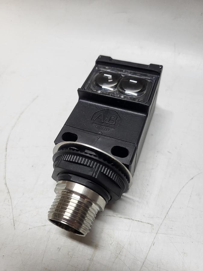 Used Allen-Bradley 42GRL-9002-QD Ser.A Photoswitch