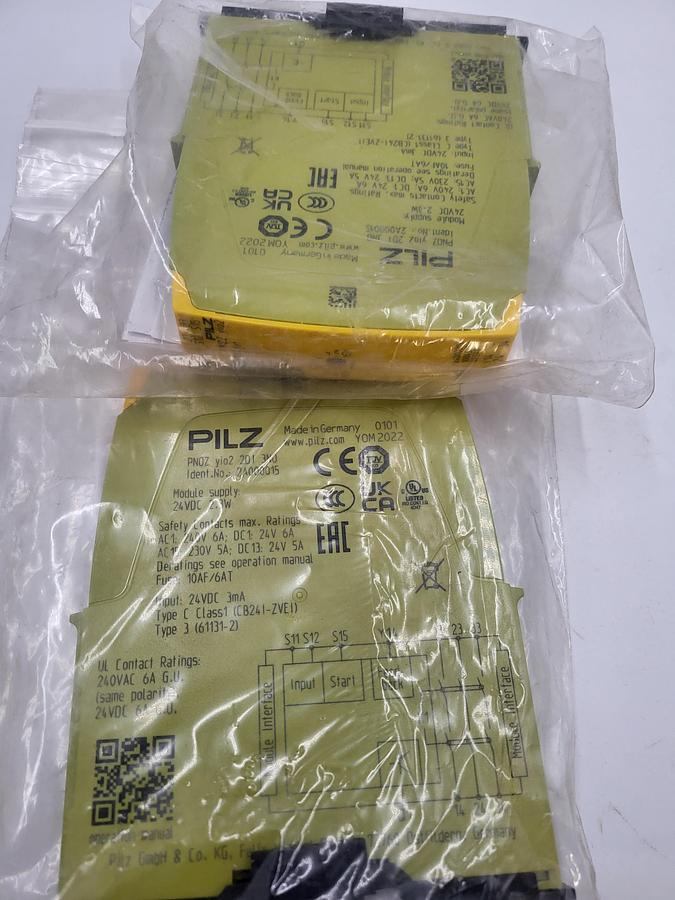 PILZ PNOZ yio2 2A000015 / 1004395