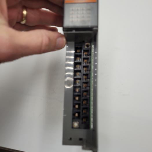 Used ALLEN BRADLEY SLC 500 1746-0W16 SER B OUTPUT MODULE