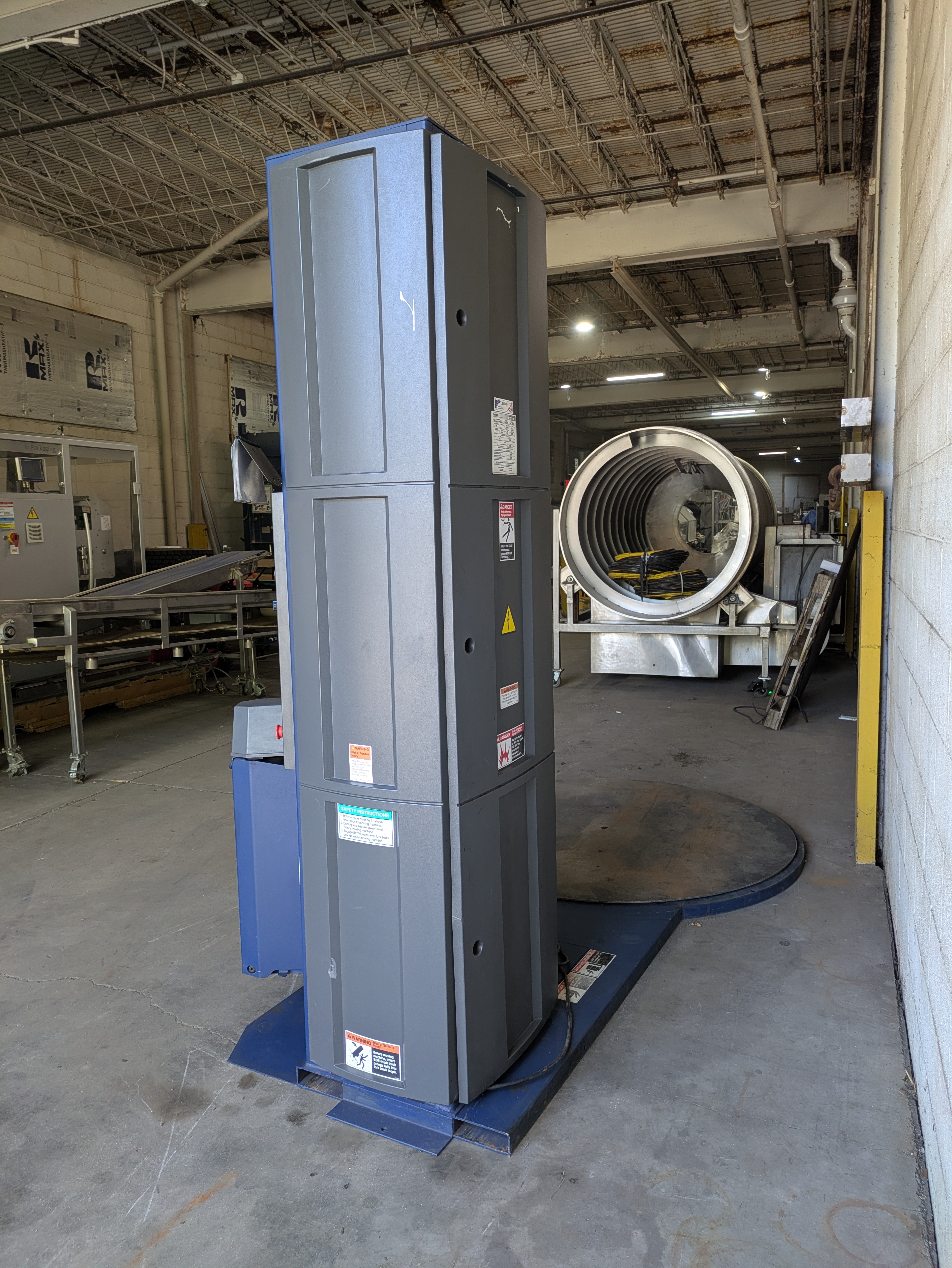 Used Lantech Q300XT stretch wrapper with cut and clamp