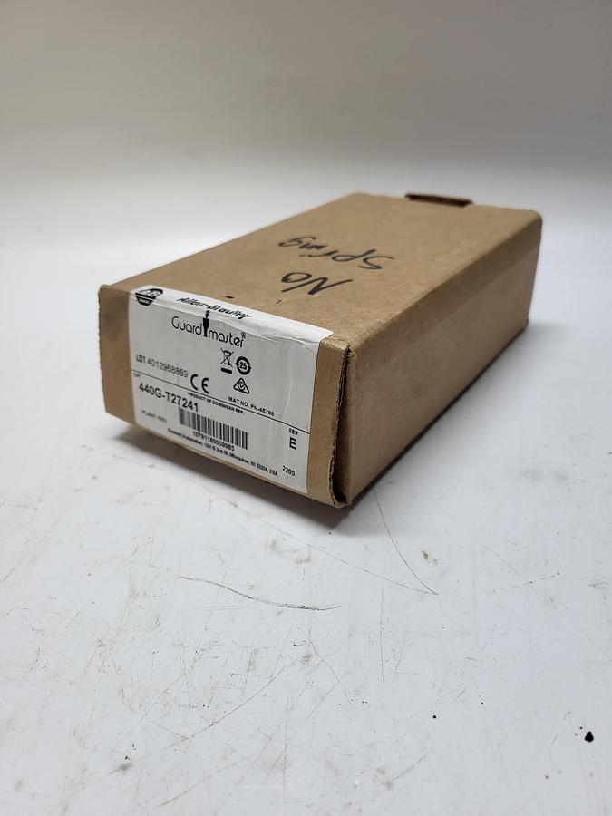 Allen-Bradley Guard Master 440G-T27241 Ser.E (No Spring)