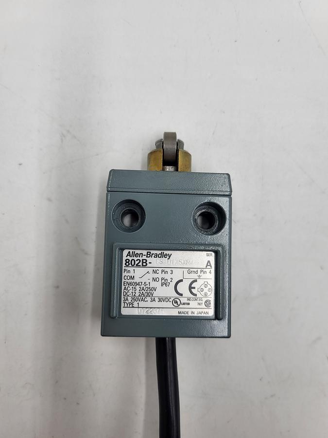 Used Allen Bradley 802B-CSAD1XSXR4 Compact Limit Switch, Compact, Top Push Cross Roller,1 Circuit, Quick Disconnect