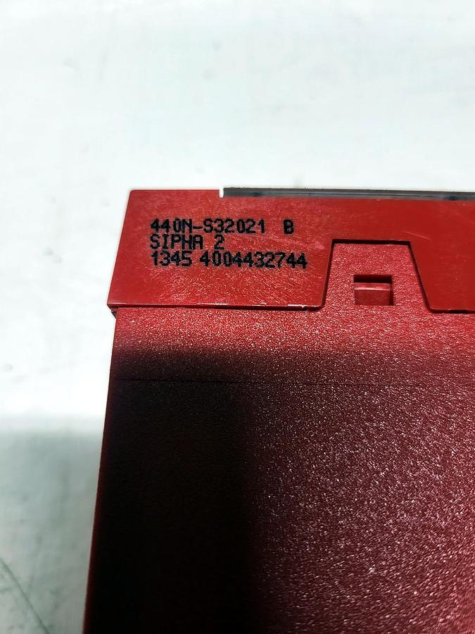 Allen-Bradley 440N-S32021 detail