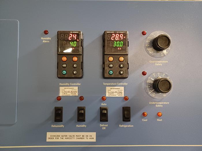 Used Thermo Scientific Forma  envormental chamber 3940 ( 2011)