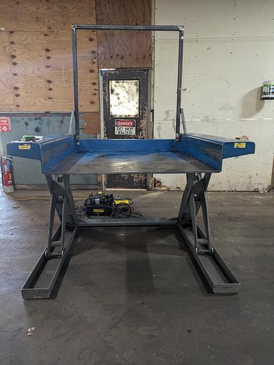 Used Hydraulic lift platform, scissor lift