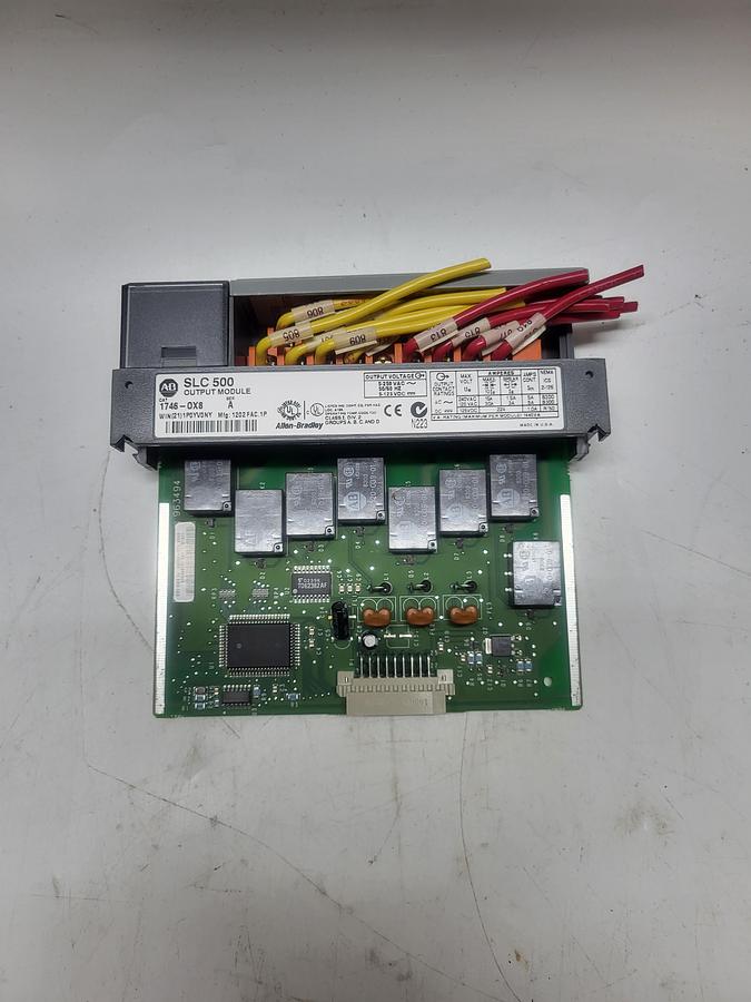 Used Allen-Bradley SLC500 Output Module 1746-OX8 Ser.A