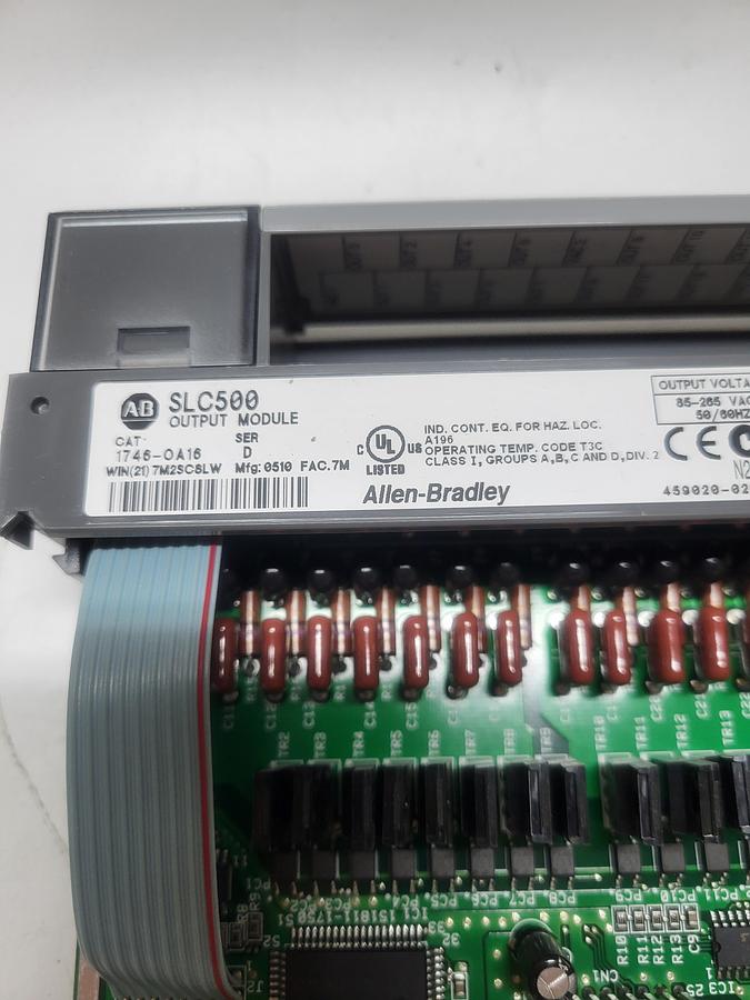 Used Allen-Bradley SLC500 Output Module 1746-OA16 Ser.D