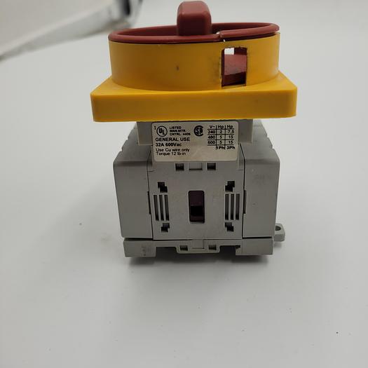 Used AB ALLEN BRADLEY LOAD SWITCH 194E-E32-NP-B (& 194E-E32-1753 (194E Load switch, 32 A, 3 Poles)