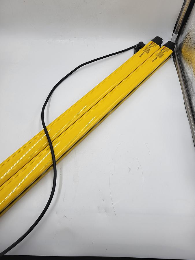 Used Keyence GL-R44H-T Safety Light Curtain Sensor, Hand-Protection, Transmitter