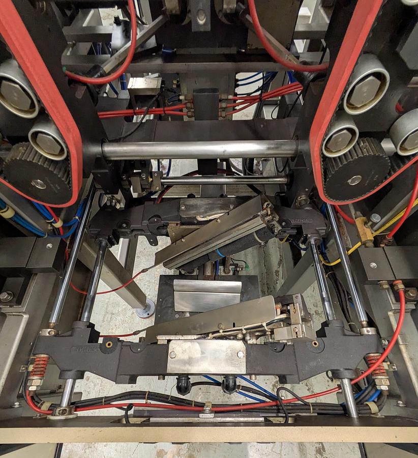 Used Hayssen 12-16HR form and fill bagger