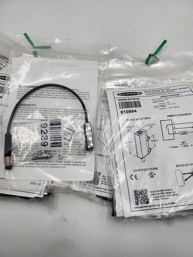 Banner Q2XAPLAF100-Q3 (810884) Q2X Series: Laser Adjustable Field Sensor; range: 18-100 mm; 6" 3-pin M8 Pigtail *IN Bag*