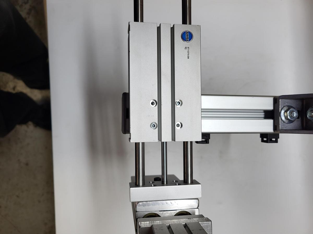 Used SMC WHZ2-20D AIR Gripper / Bimba TB-2050-EFMS / Bimba ET-1275-EM connected to bracket arm