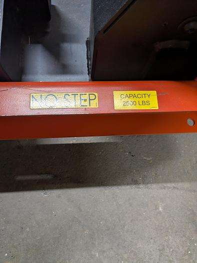 Used Presto lift platform