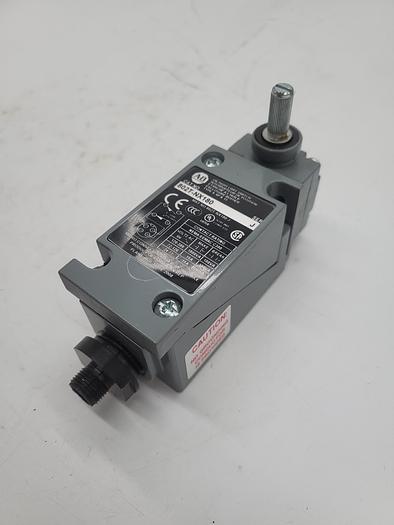 Allen-Bradley Oiltight Limit Switch 802T-NX180 Ser.J