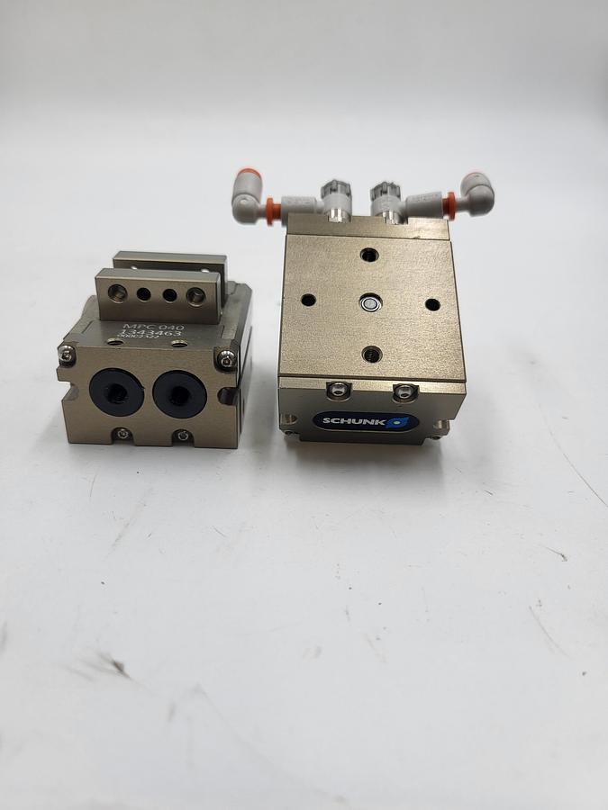 Used SCHUNK (1343463) MPC 040 - Gripper for small components pneumatic