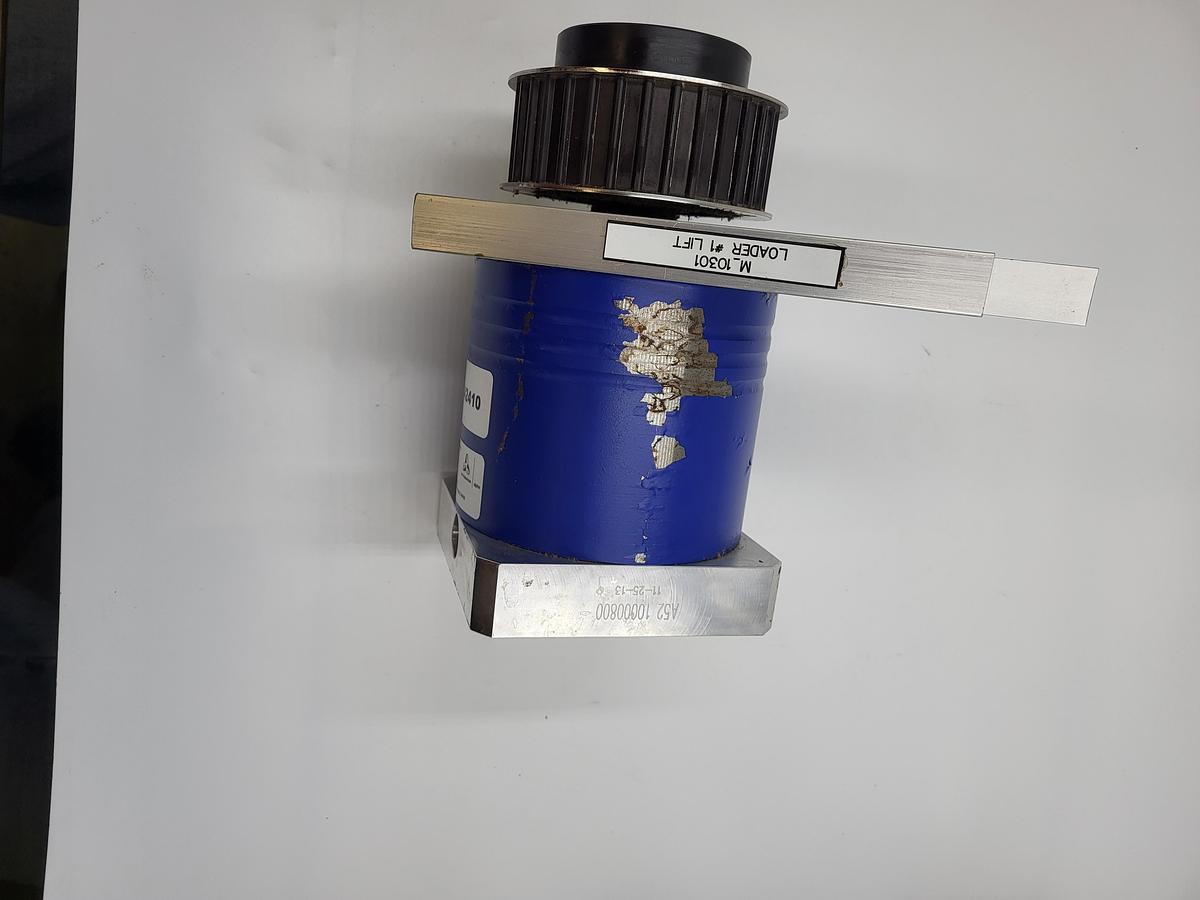Used Wittenstein Wittenstein LP 120S-MF1-10-1I1-3S inline planetary gear box low backlash high torsional stiffness / 4-1/4" dia. belt / mounting plate