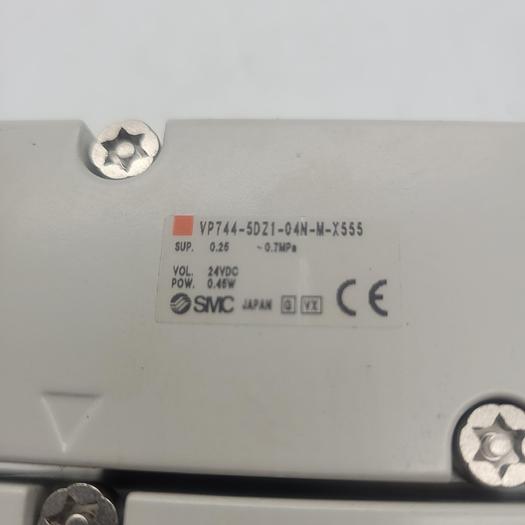 Used SMC VP744-5D21-04N-M-Z555 & Omron D4N-9B31 Switch