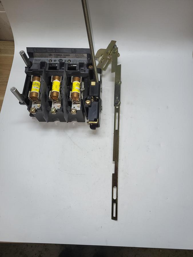 Used ALLEN BRADLEY 1494V-DS30 30A DISCONNECT SWITCH