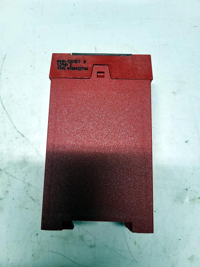 Allen-Bradley 440N-S32021 detail