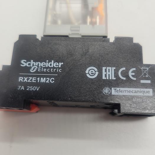 Schneider Electric RXM2LB2BD RXZE2M2C