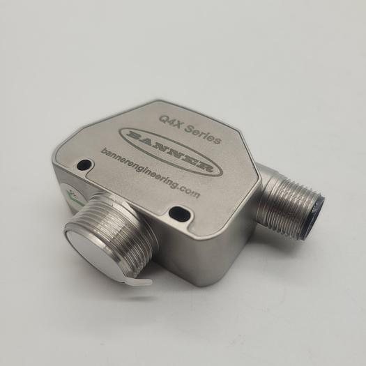 Banner Q4XTBC0D300-Q8 Sensor