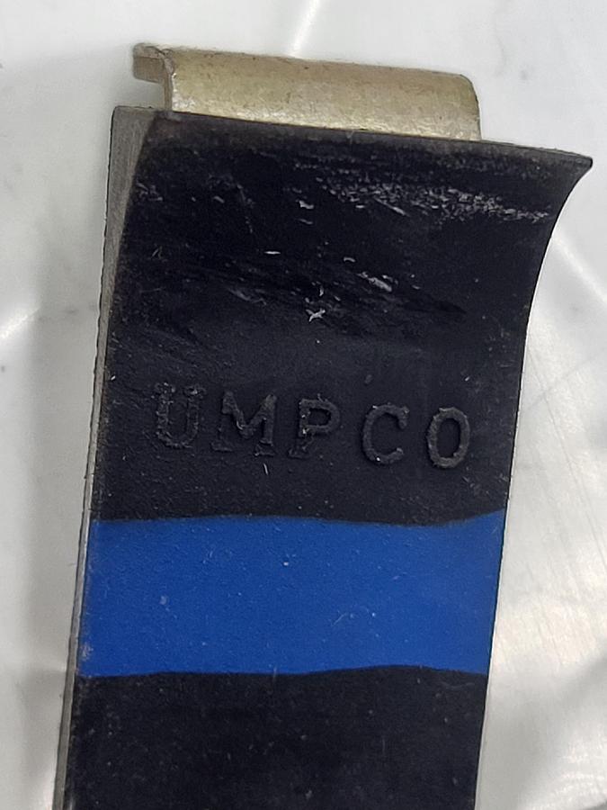 UMPCO Snug-Fit Vibration-Damping Loop Clamp, Aluminum with Neoprene Cushion, 2" ID WDG 32 *NEW*