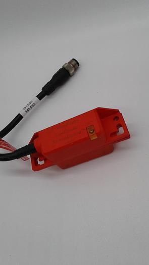 Used Allen-Bradley SensaGuard 440N-ZPRECM Ser A Actuator 440N-Z21SS2HN Sensor