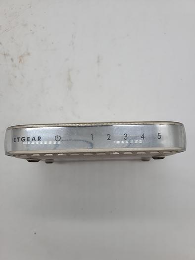 Used Netgear 5 port10/100/1000M Switch GS605 v3