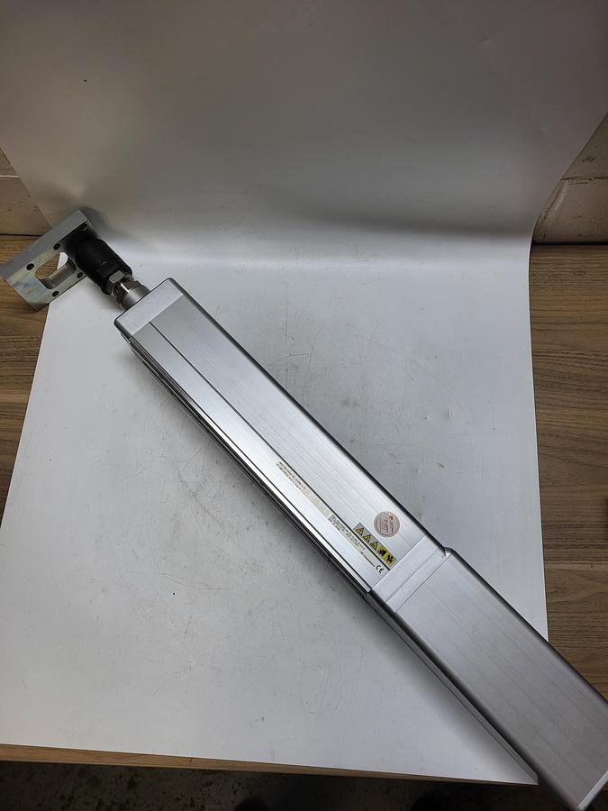 Used IAI corp RCS4-RRABC-WA-400-10-200-T4-X10-B actuator & mounting plate
