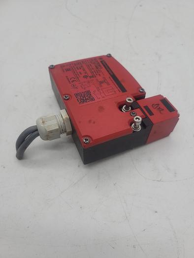 Used Telemecanique XCSTE5513