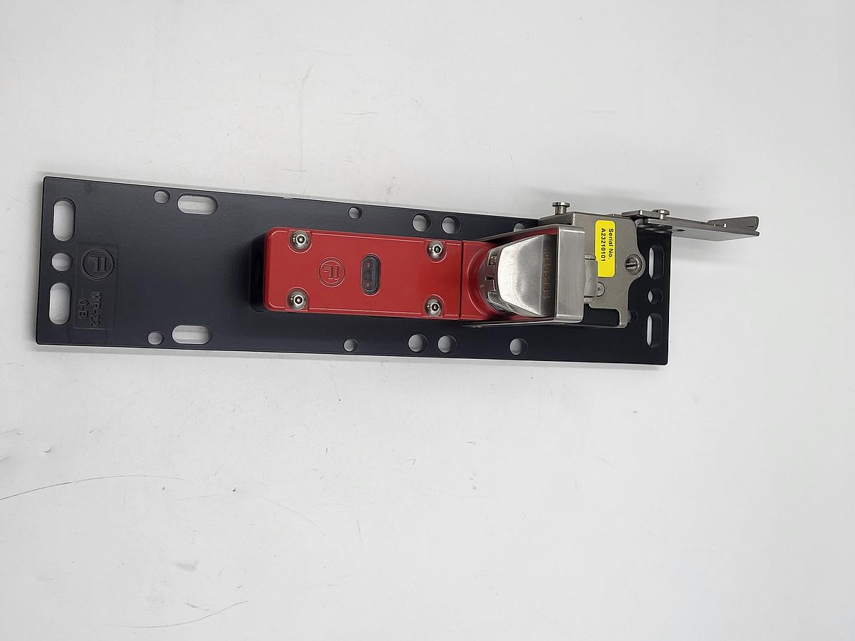 Used Fortress Interlock Item # 00289364 / PT # TI2T7EKL7ST401MPB1 on Fortress base MP-22 0-B