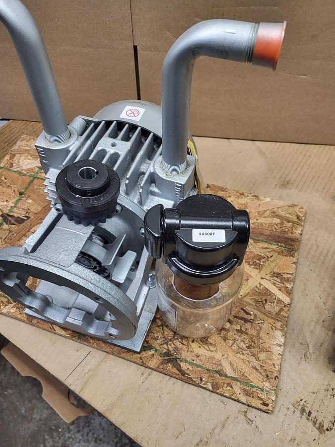 Gast 2067-v103 vacuum pump no box with 1 exhaust muffler & 1 coupling Sleeve Coupling Insert: 4 Coupling Size, 7,600 RPM EPDM