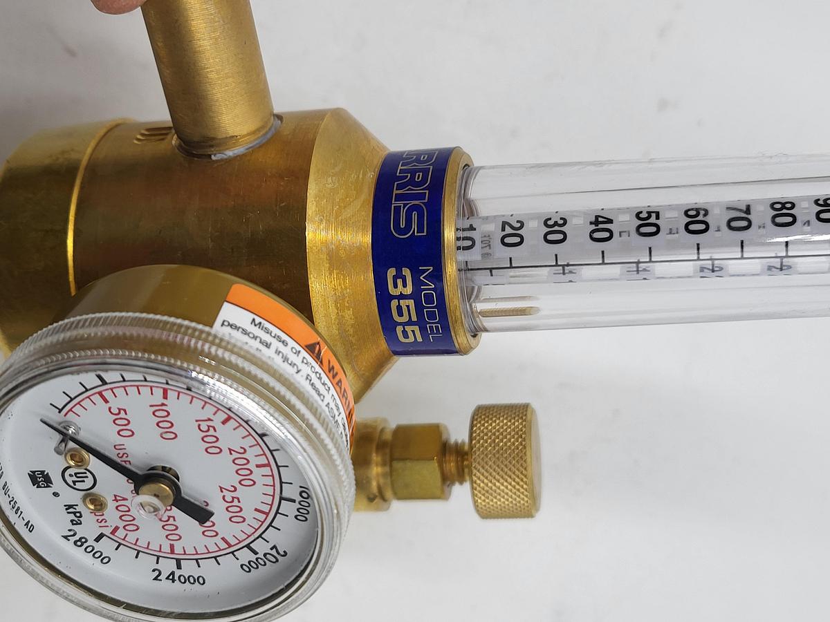 Harris Model 355 kit 3100338 inert gas (AR - He - N2) brass regulator 10' hose 5/8" - 18 fitting 58010 **NEW in box**