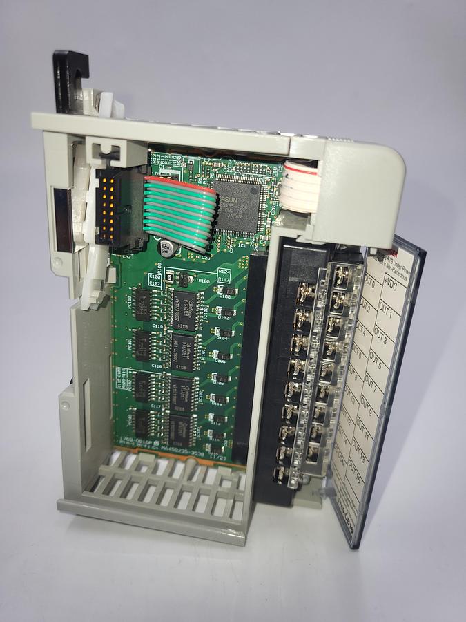Used Allen Bradley 1769-OB16P Output Module 7M7TV9GT