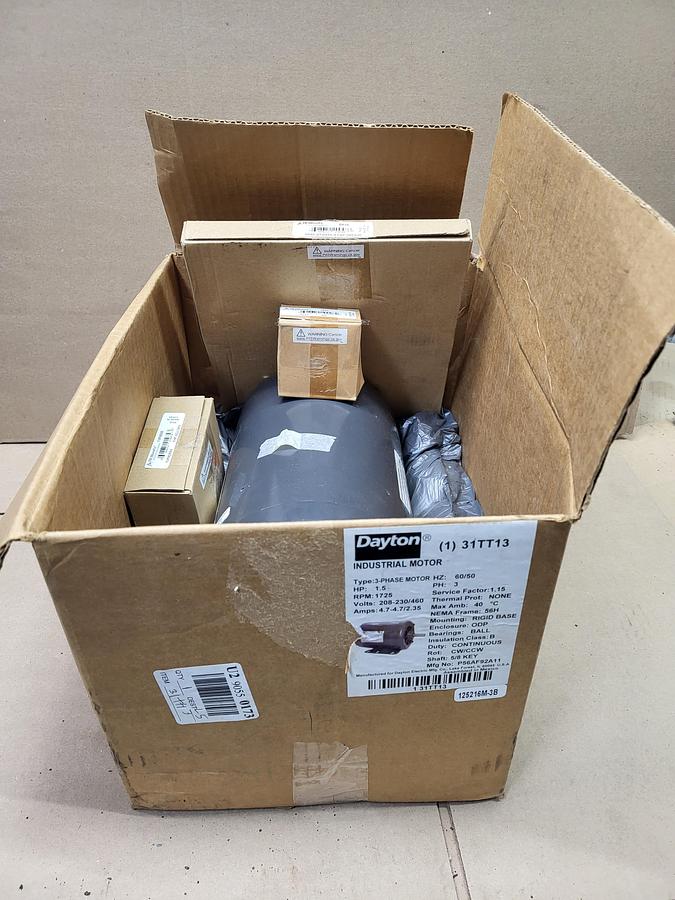 Dayton motor P56AF92A11 / 1.5 HP *NEW IN BOX* Includes: 2 SHEAVES BK85 & ADJ 1VP4058 / QTX1/2 SG BUSHING